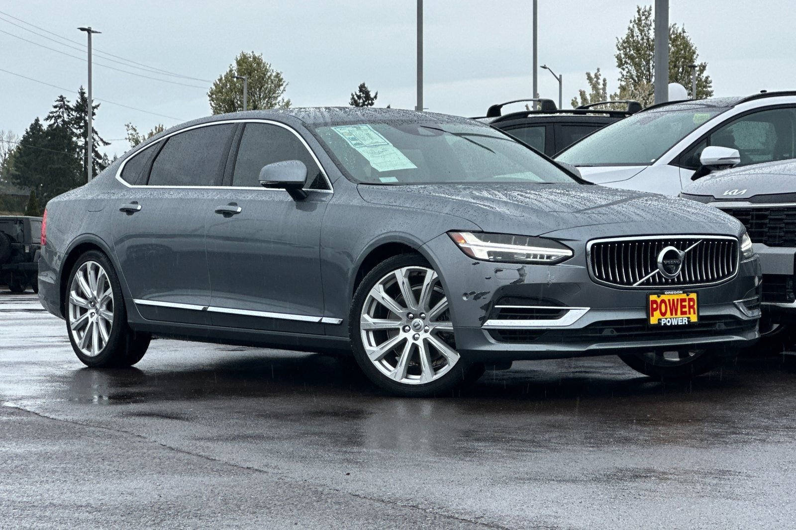 Used 2018 Volvo S90 T8 Inscription w/ Convenience Package image 2