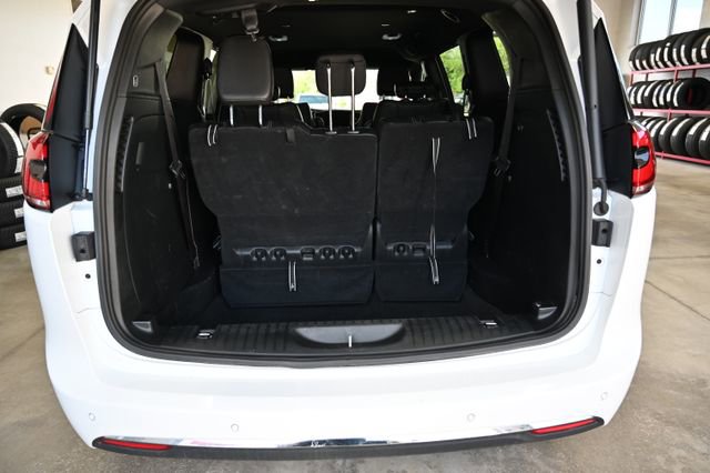 Used 2025 Chrysler Pacifica Select FWD image 7