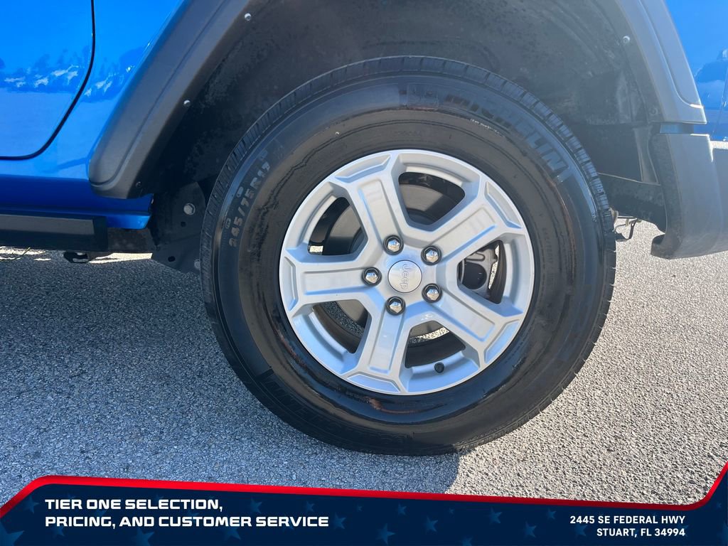 Used 2022 Jeep Wrangler Sport AWD/4WD image 9