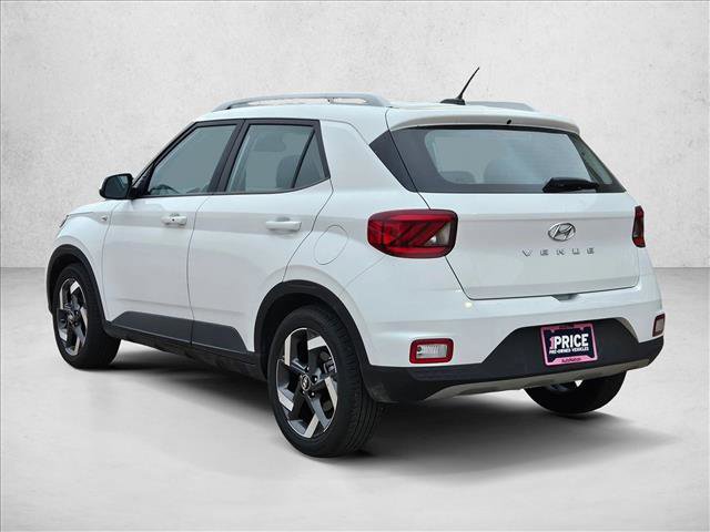 Used 2025 Hyundai Venue SEL image 8