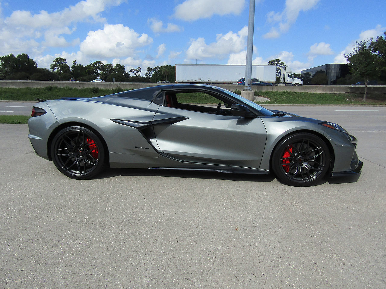 Used 2023 Chevrolet Corvette Z06 RWD image 26