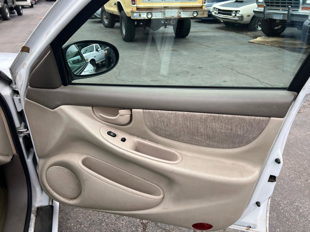 Used 2004 Oldsmobile Alero GL image 16