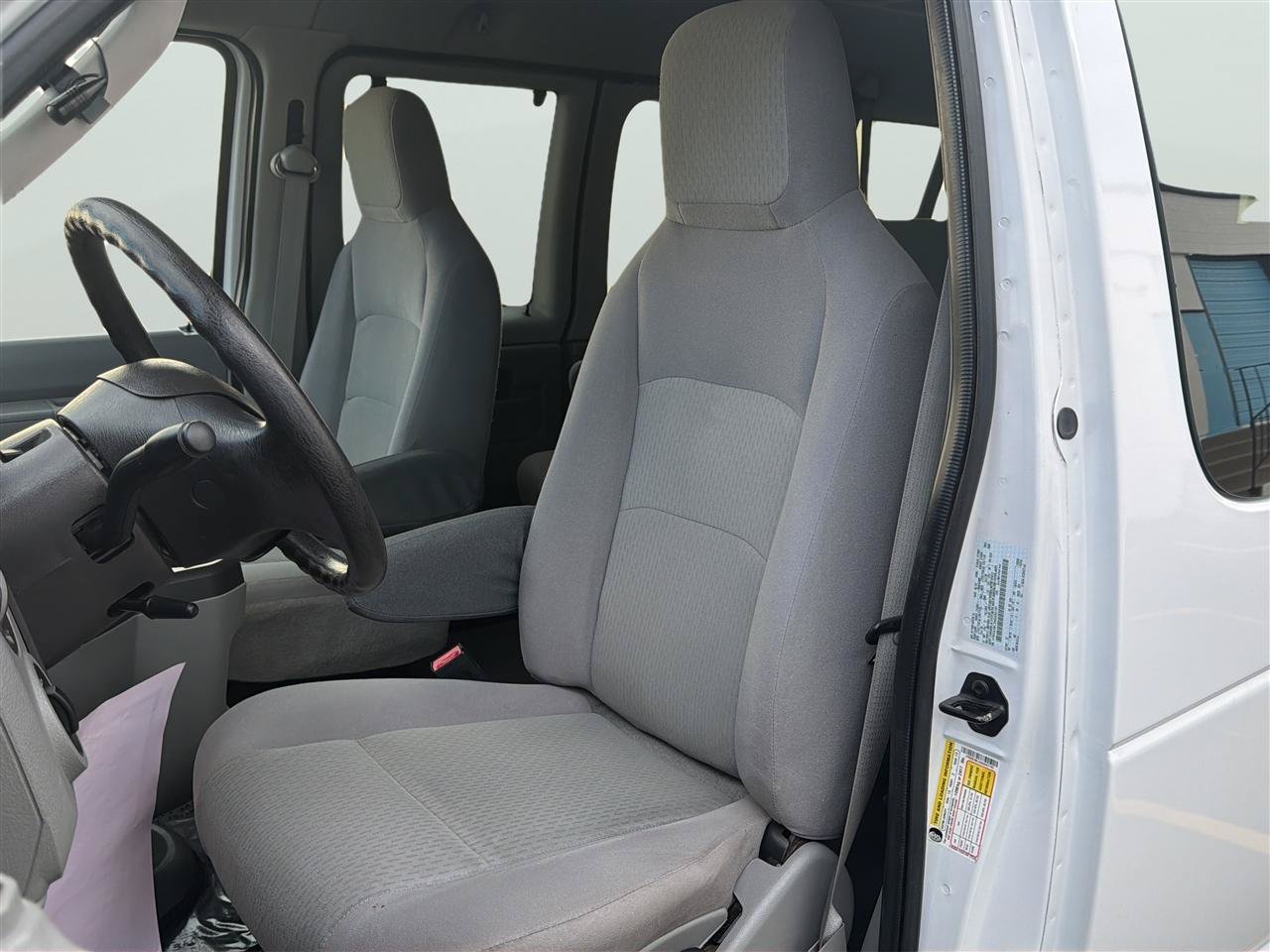 Used 2010 Ford E-350 and Econoline 350 XL RWD image 12