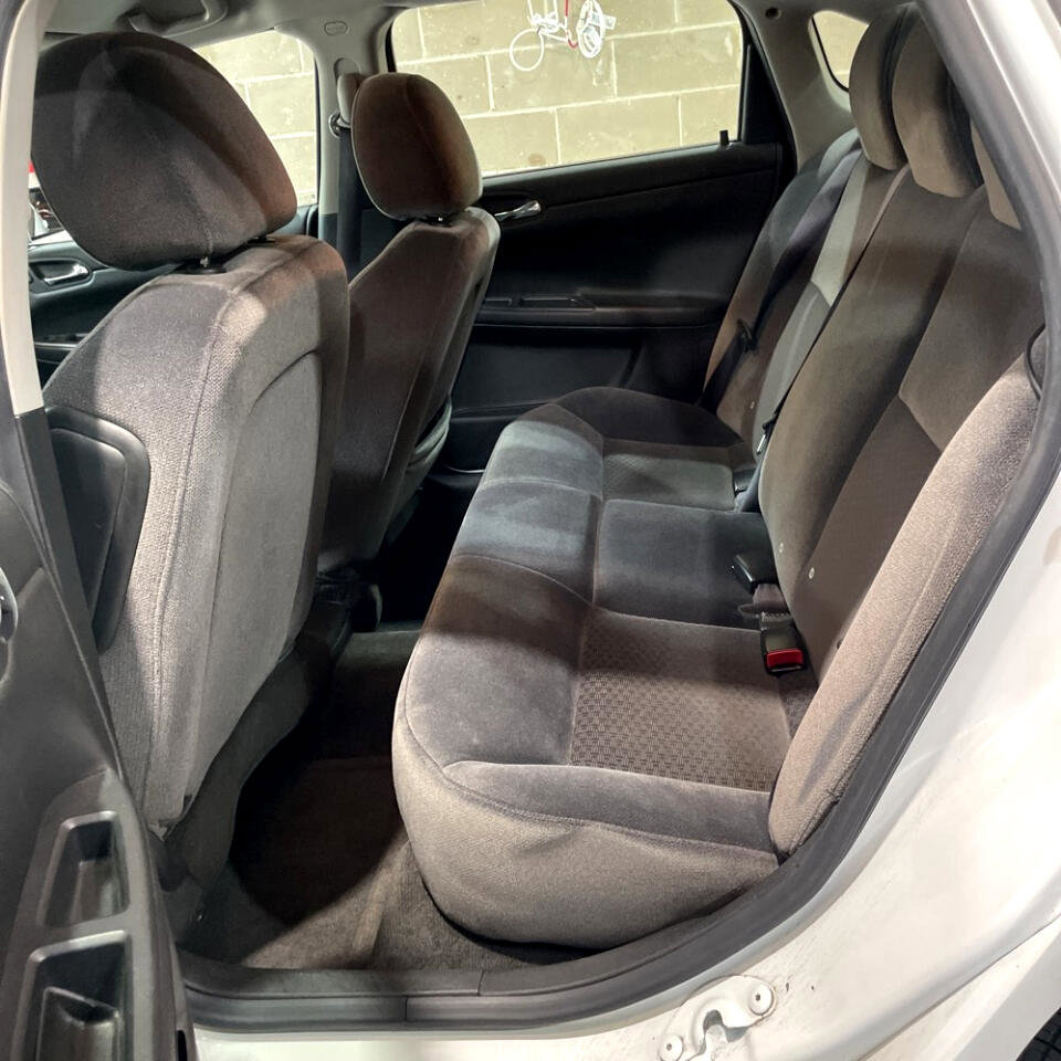 Used 2011 Chevrolet Impala LT image 14