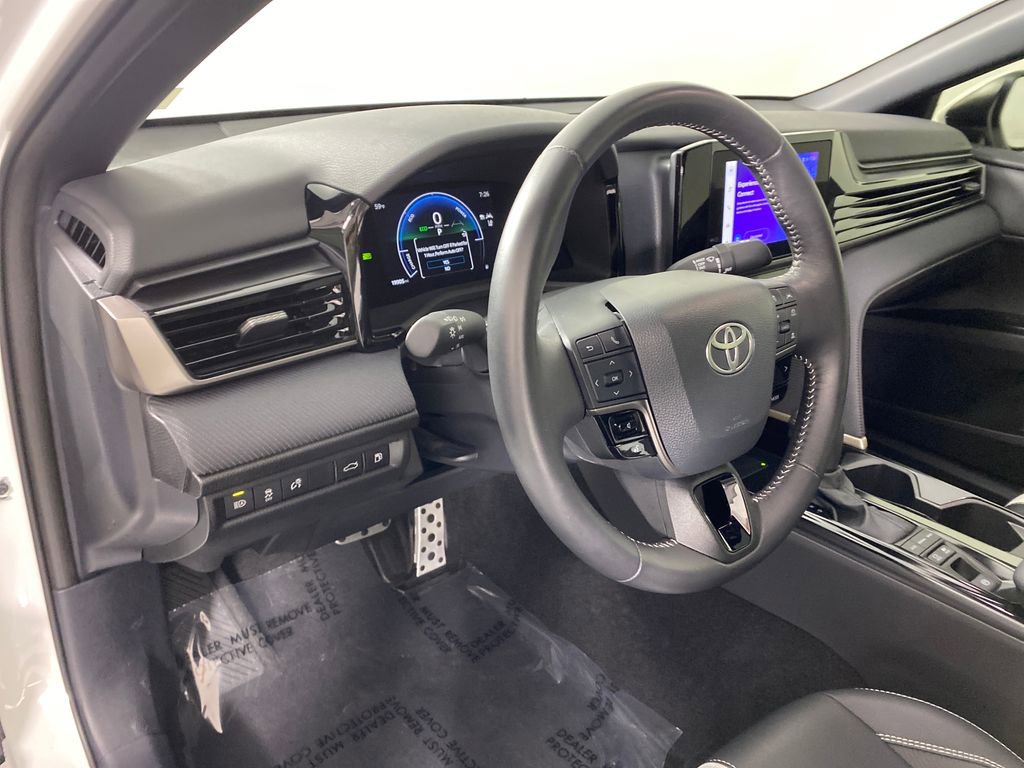 Certified 2025 Toyota Camry SE w/ Convenience Package image 11