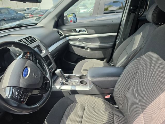 Used 2017 Ford Explorer XLT FWD image 11