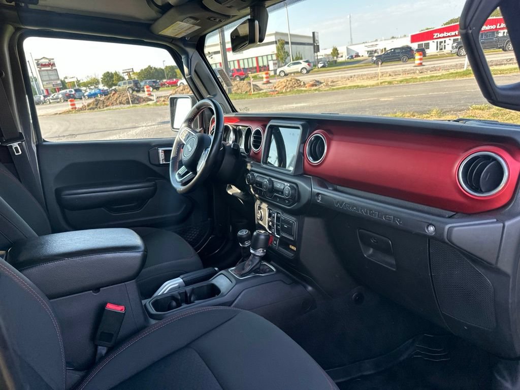 Used 2018 Jeep Wrangler Unlimited Rubicon w/ Dual Top Group AWD/4WD image 8