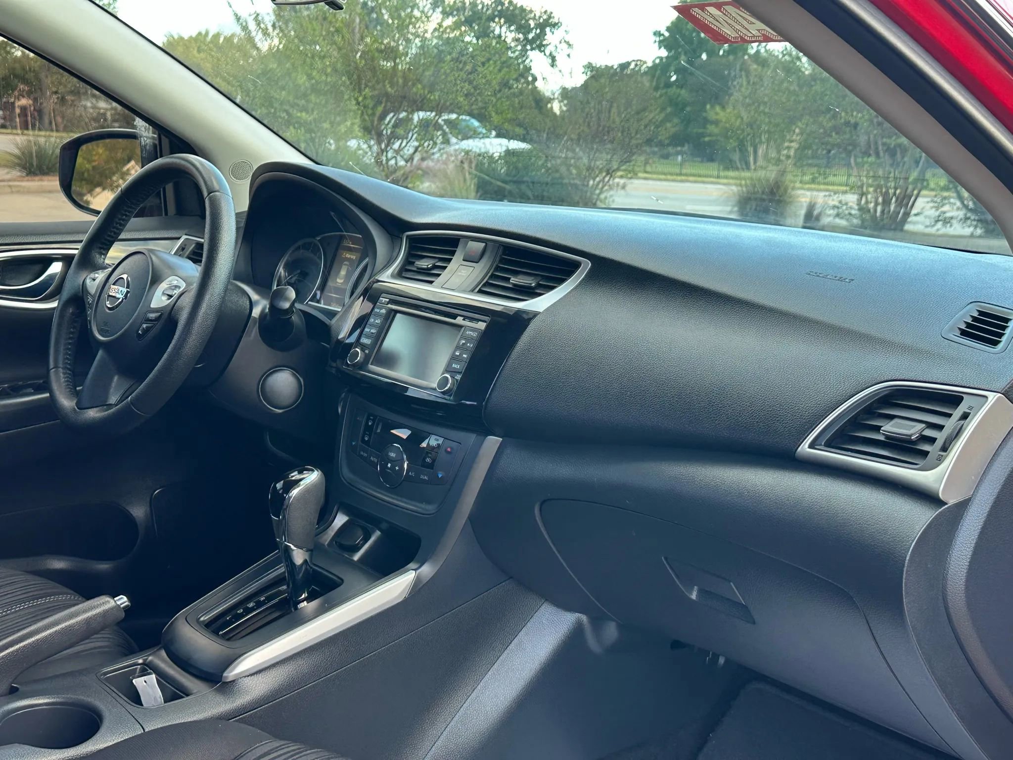 Used 2018 Nissan Sentra SV w/ Premium Package (P01) image 13