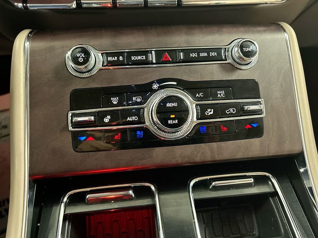 Used 2023 Lincoln Aviator Reserve w/ Equipment Group 201A image 17