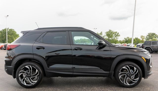 Used 2026 Chevrolet TrailBlazer RS w/ Convenience Package AWD/4WD image 4