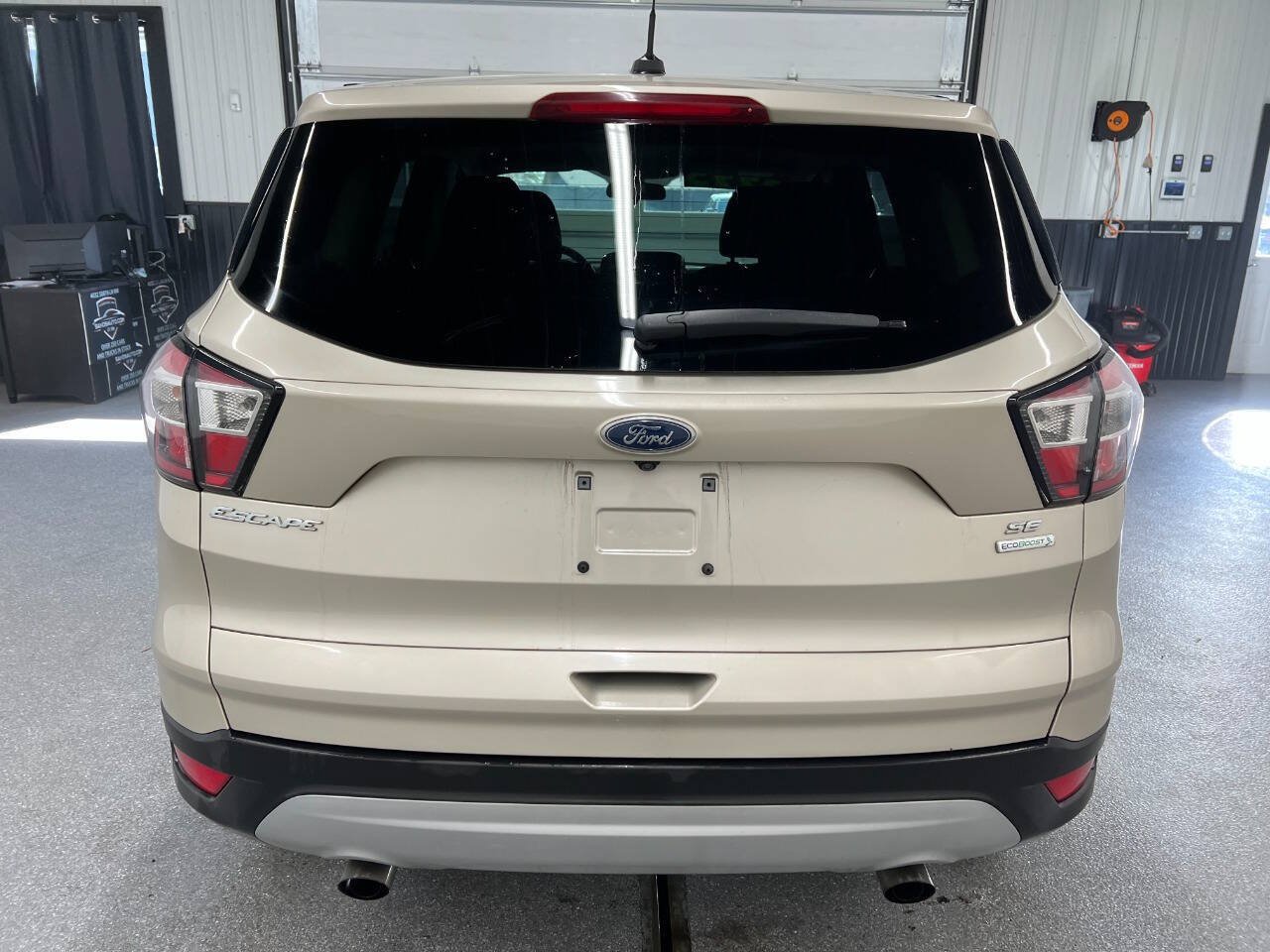 Used 2017 Ford Escape SE w/ SE Cold Weather Package FWD image 5