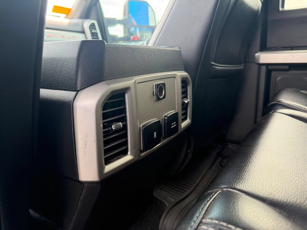 Used 2019 Ford F250 Lariat w/ Lariat Value Package AWD/4WD image 16