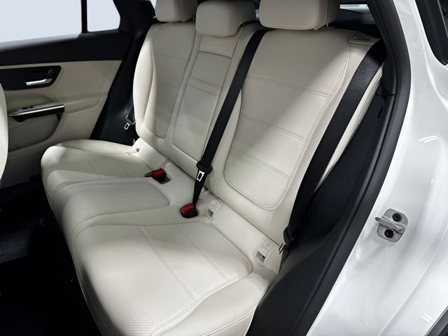 Used 2026 Mercedes-Benz GLC 300 4MATIC image 32