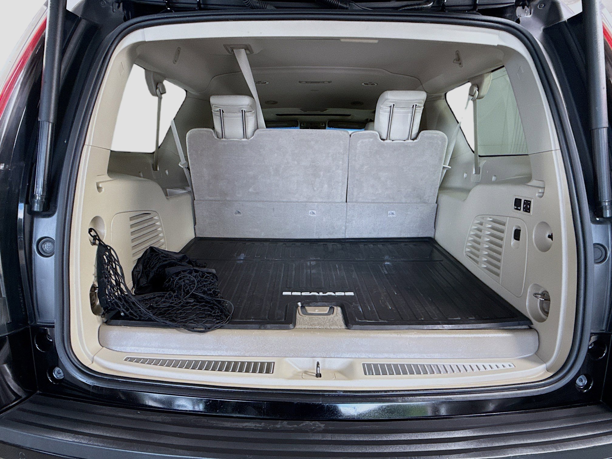 Used 2019 Cadillac Escalade ESV Luxury image 34