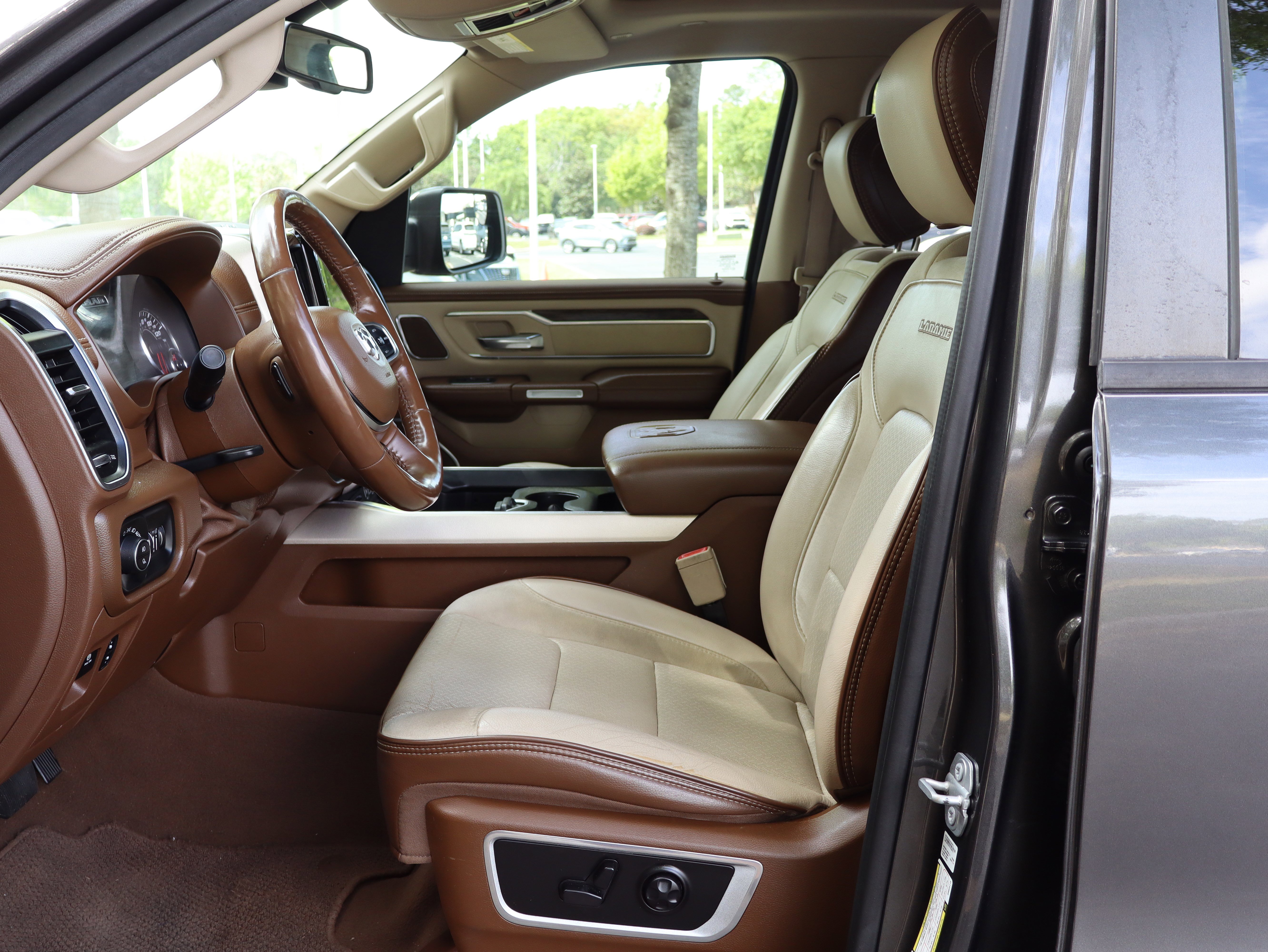 Used 2019 RAM 1500 Laramie image 21