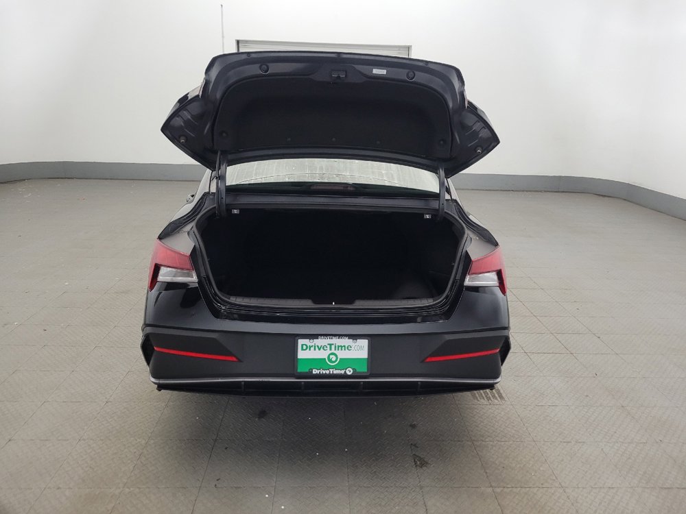 Used 2024 Hyundai Elantra SEL FWD image 29