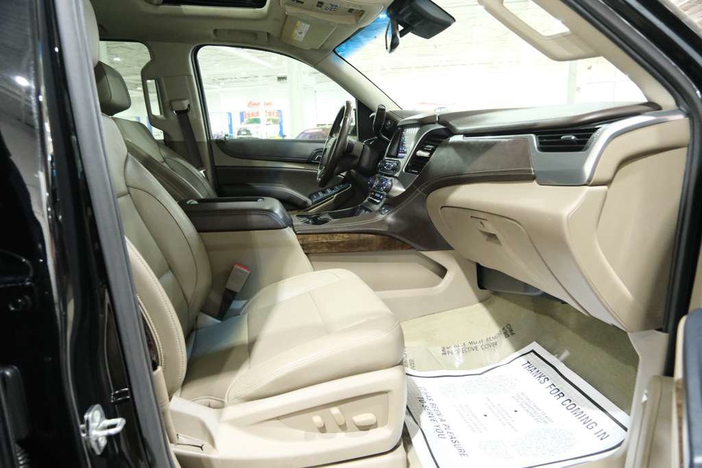 Used 2018 Chevrolet Suburban LT RWD image 34