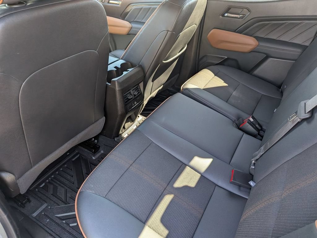 Used 2025 GMC Canyon AT4 AWD/4WD image 30