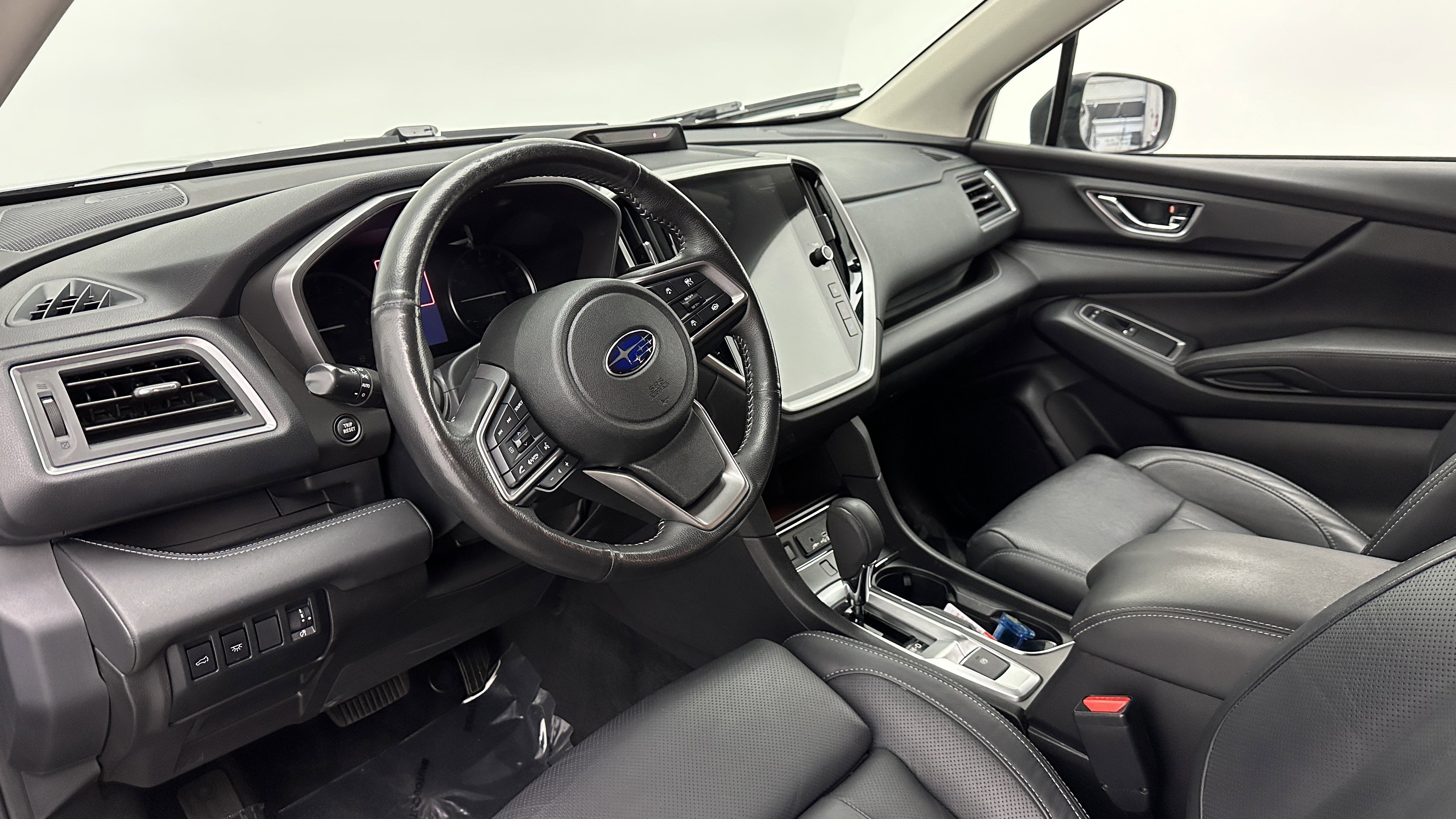 Used 2023 Subaru Ascent Limited image 8