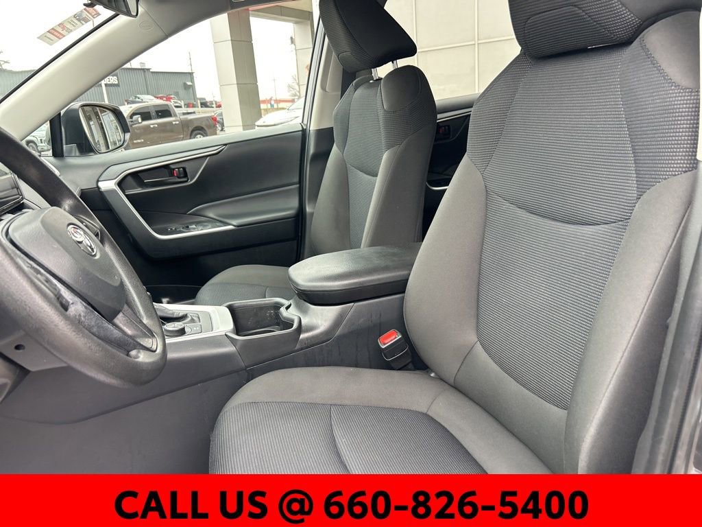 Used 2025 Toyota RAV4 LE AWD/4WD image 14