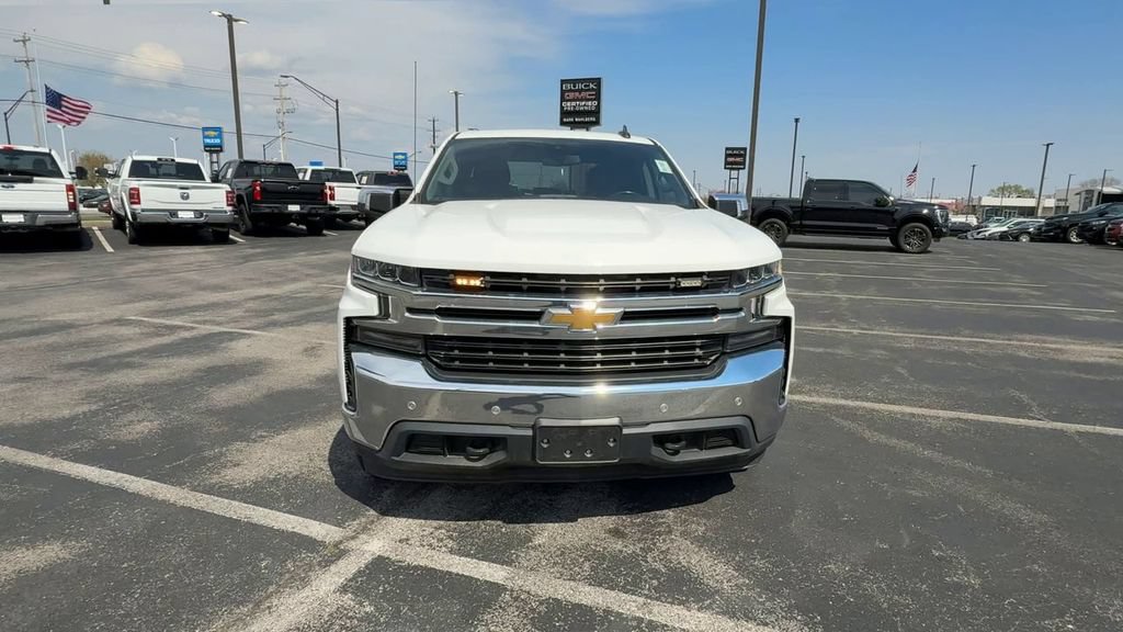 Used 2020 Chevrolet Silverado 1500 LT w/ Convenience Package AWD/4WD image 3