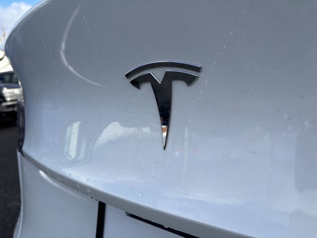 Used 2023 Tesla Model Y Long Range image 10