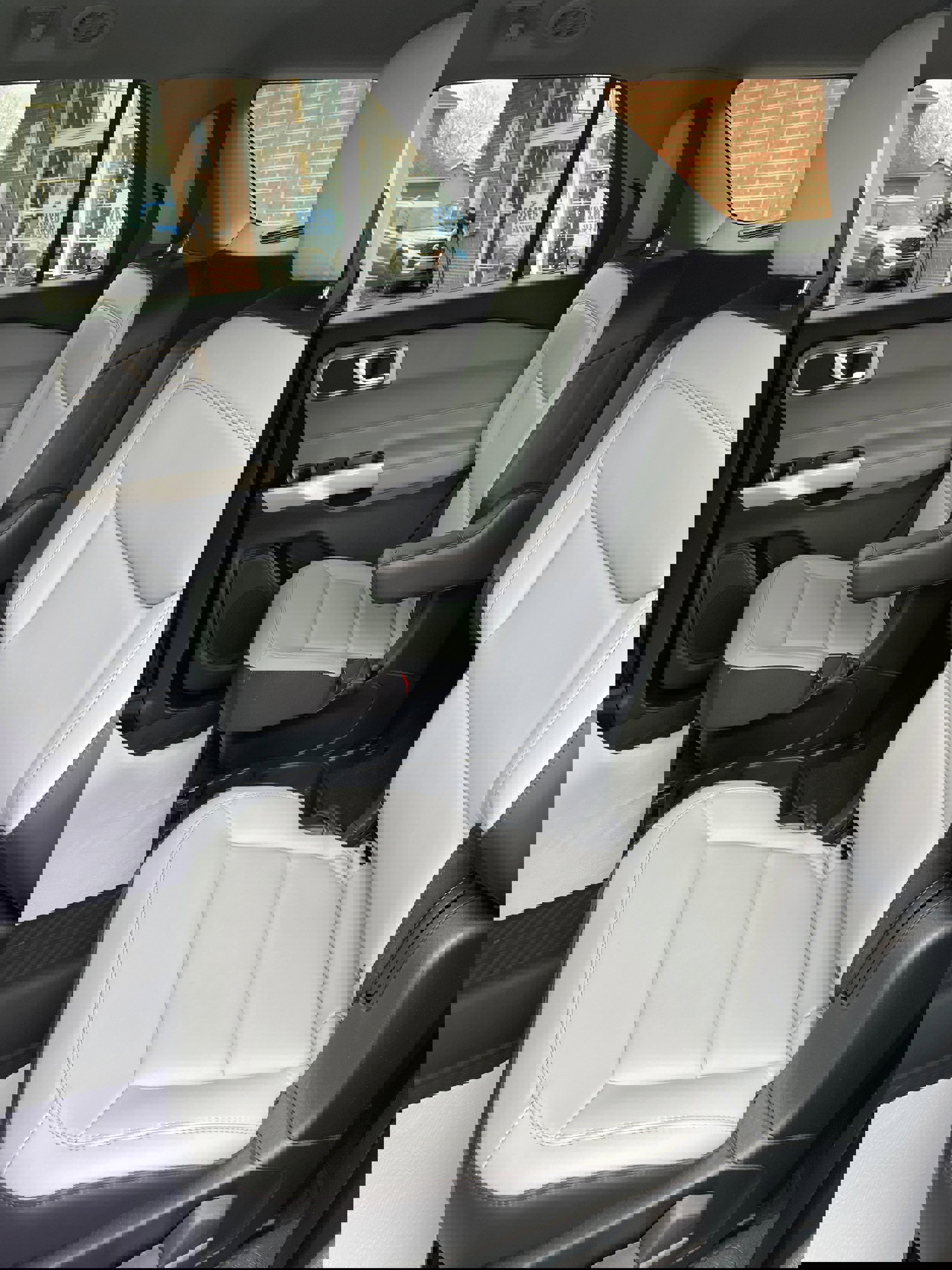 Used 2021 Ford Explorer XLT w/ Equipment Group 202A image 27