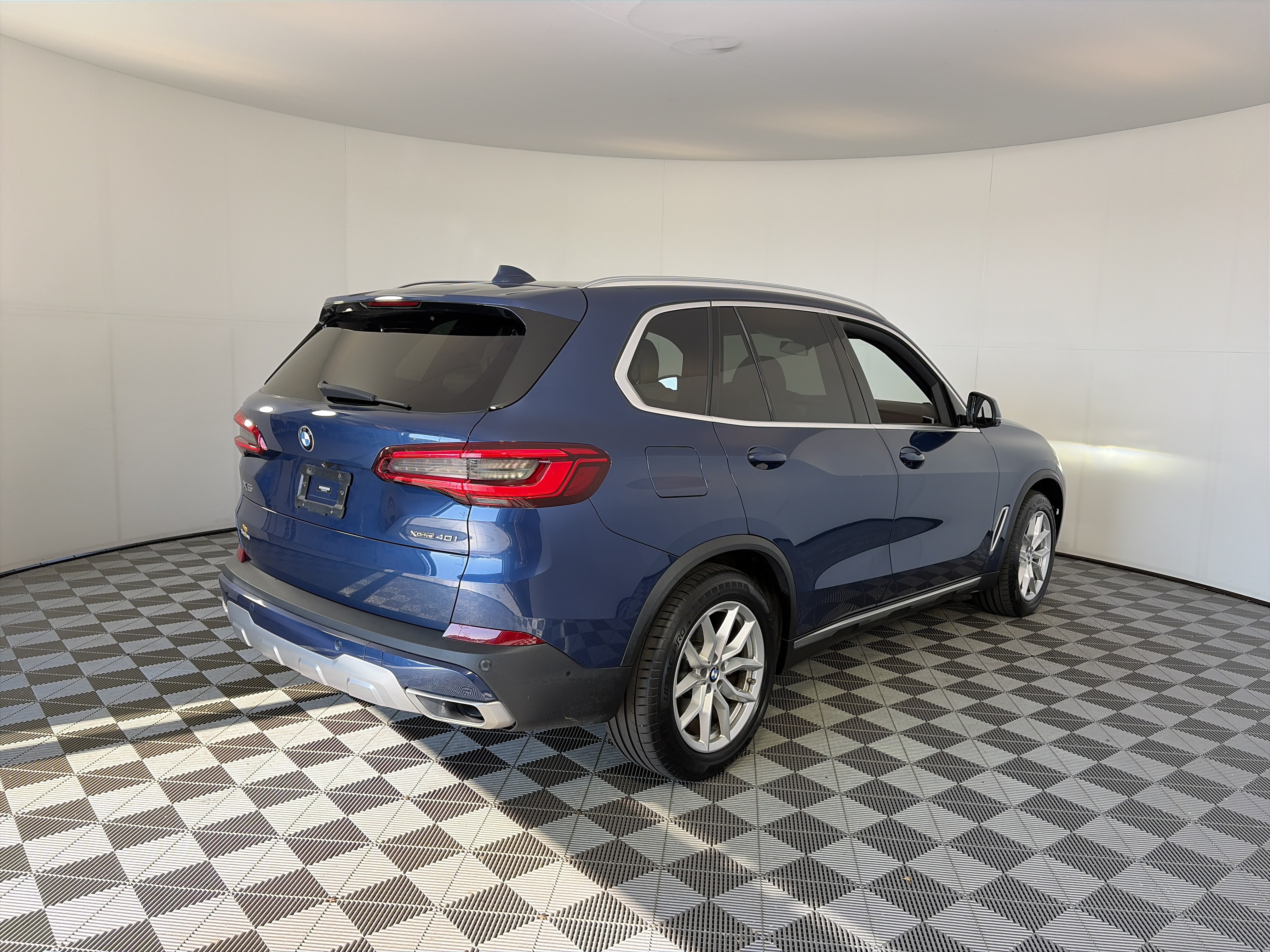 Used 2019 BMW X5 xDrive40i w/ Premium Package 2 AWD/4WD image 9