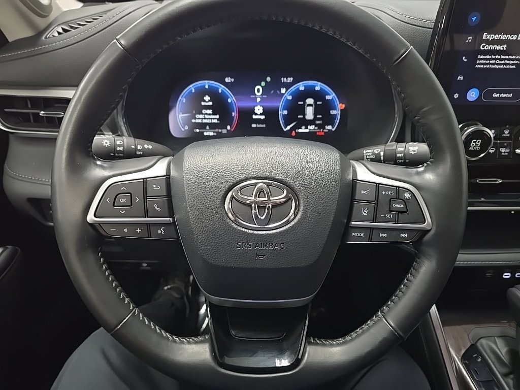 Used 2024 Toyota Highlander Platinum AWD/4WD image 19