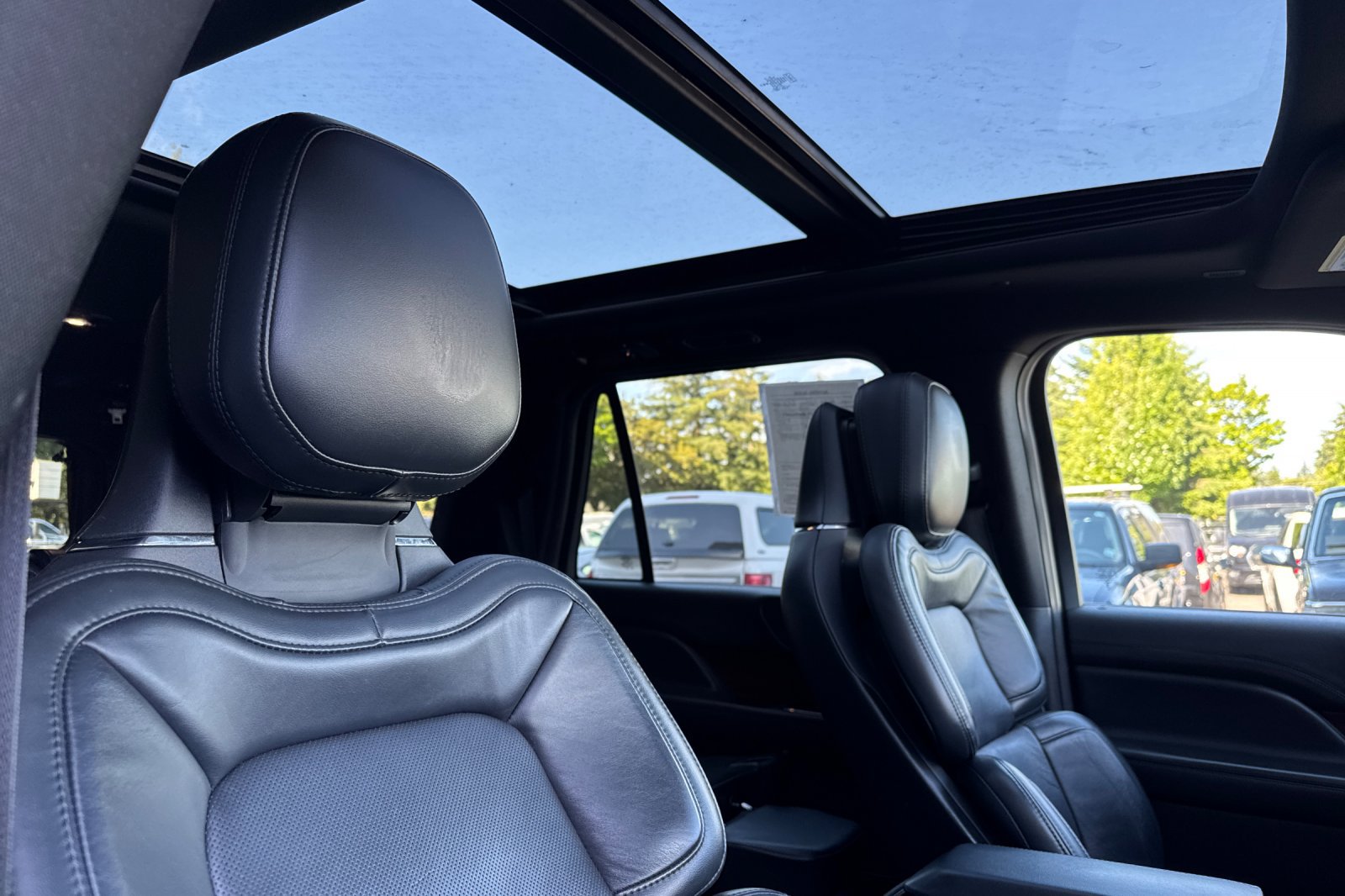 Certified 2023 Lincoln Navigator L Reserve AWD/4WD image 18