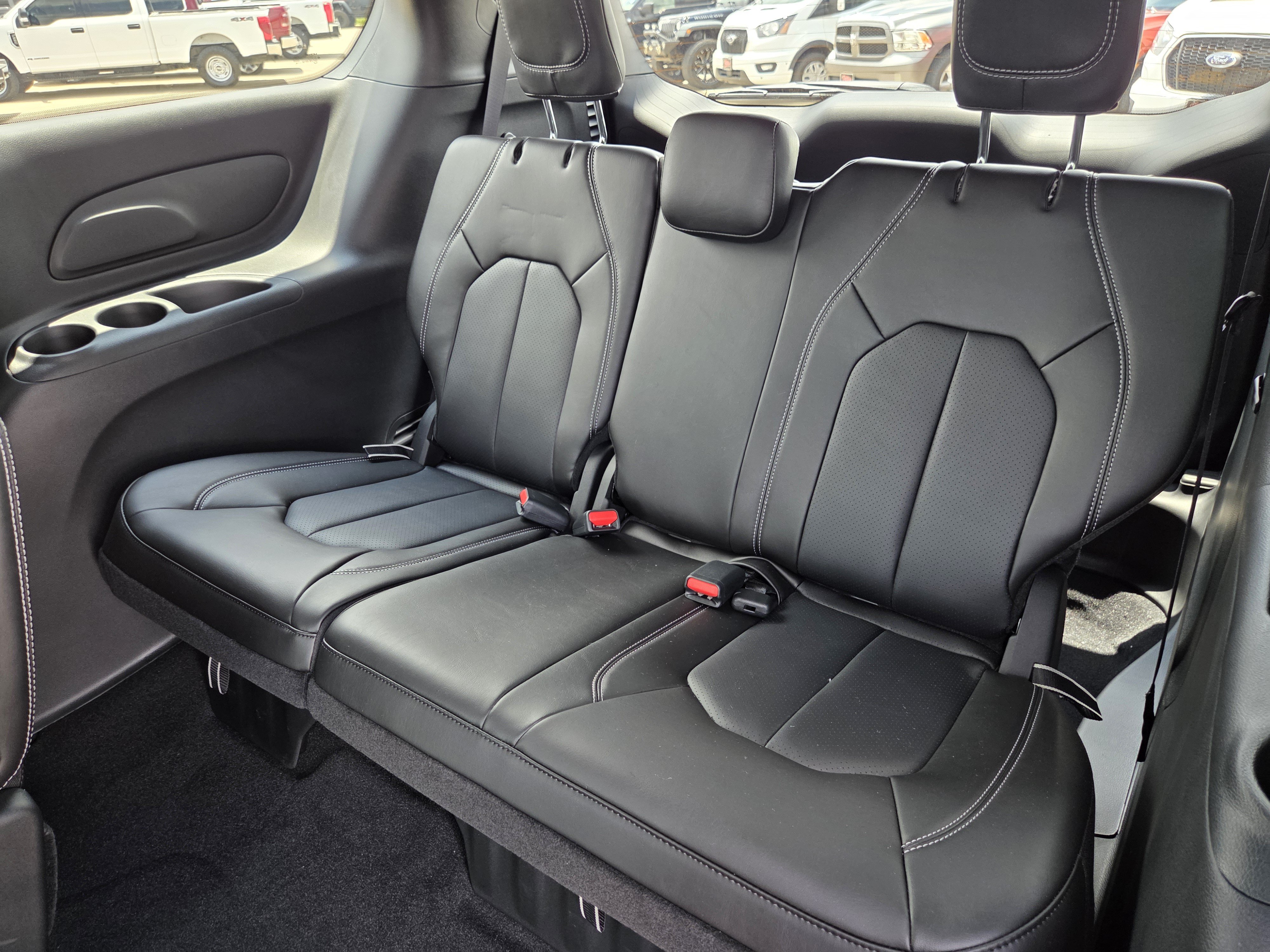 New 2026 Chrysler Pacifica Select w/ S Appearance Package FWD image 24