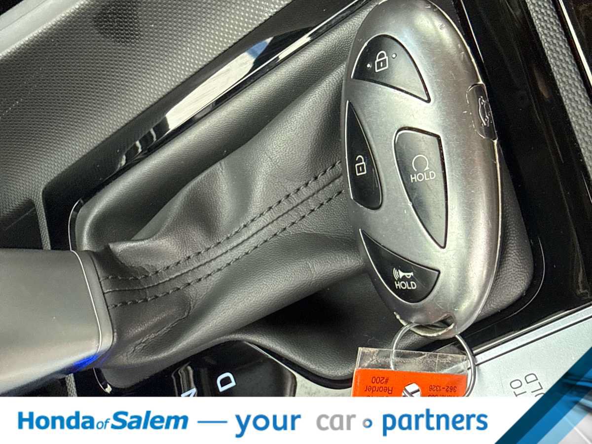 Used 2025 Hyundai Elantra Limited FWD image 20