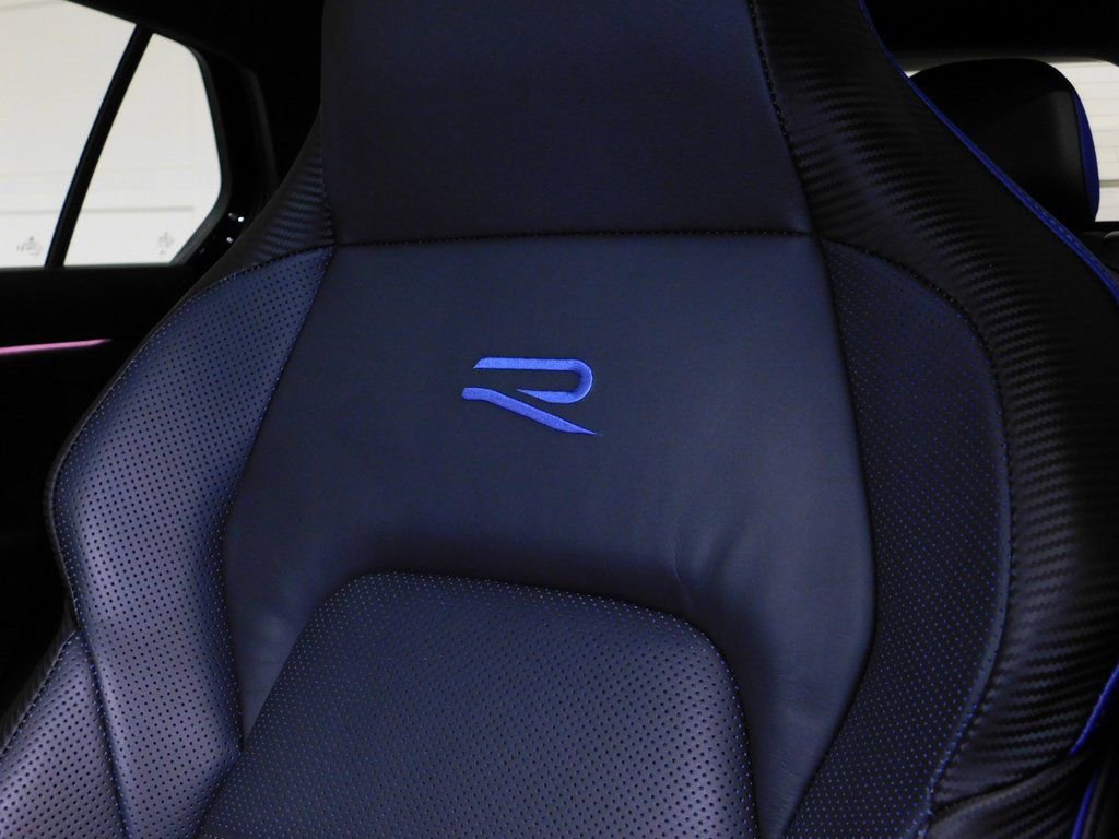 Used 2025 Volkswagen Golf 2.0T image 40