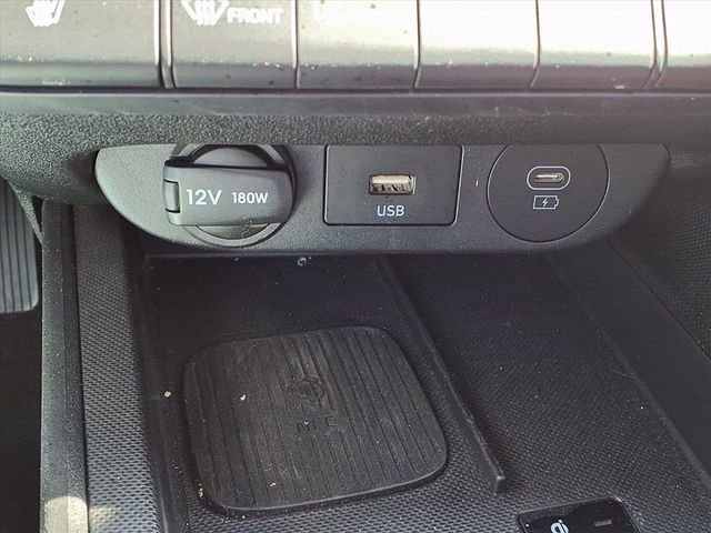 Used 2025 Hyundai Elantra Limited image 20