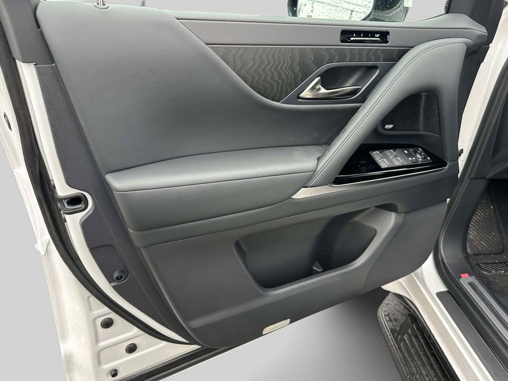 New 2026 Lexus LX 600 4WD w/ Luxury Package image 12