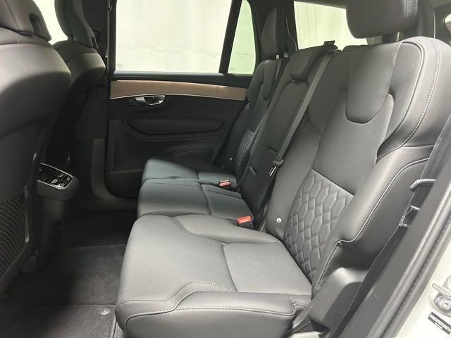 Used 2025 Volvo XC90 B5 Plus image 13