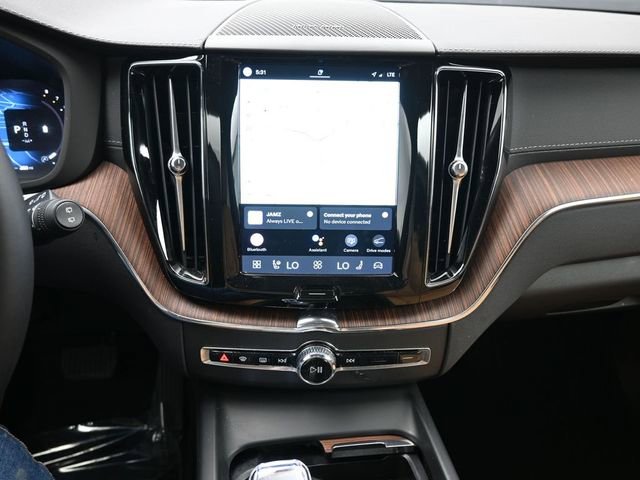 Used 2023 Volvo XC60 B5 Ultimate w/ Climate Package image 13