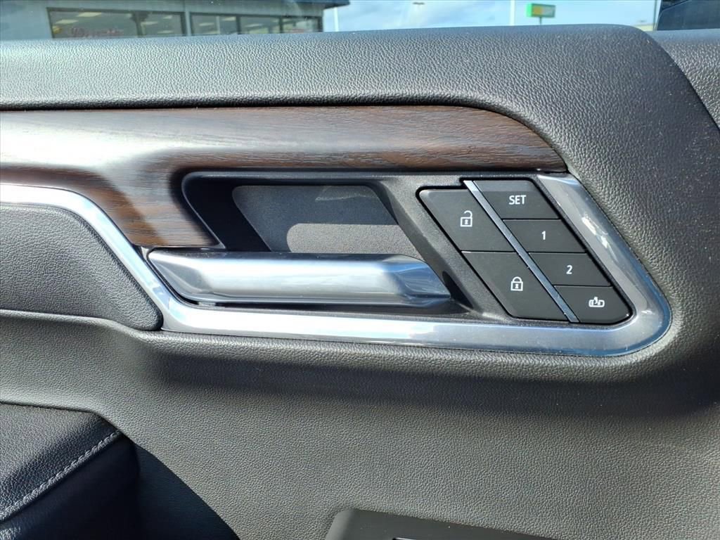 Used 2025 GMC Sierra 1500 SLT image 18
