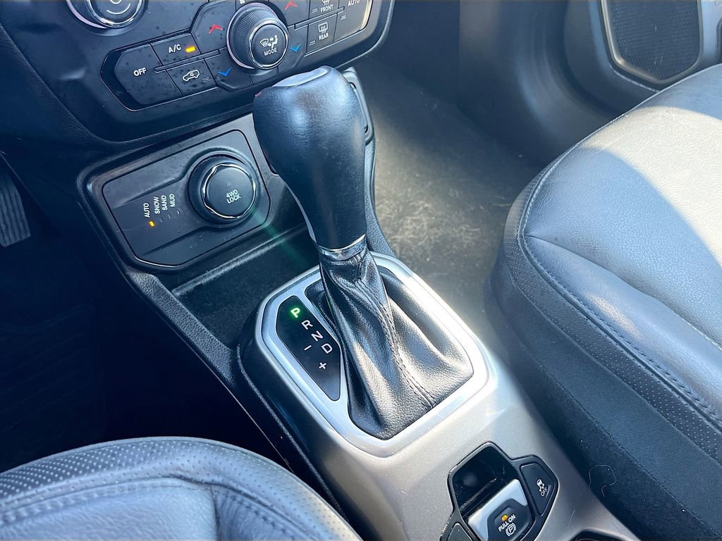 Used 2020 Jeep Renegade Limited AWD/4WD image 16