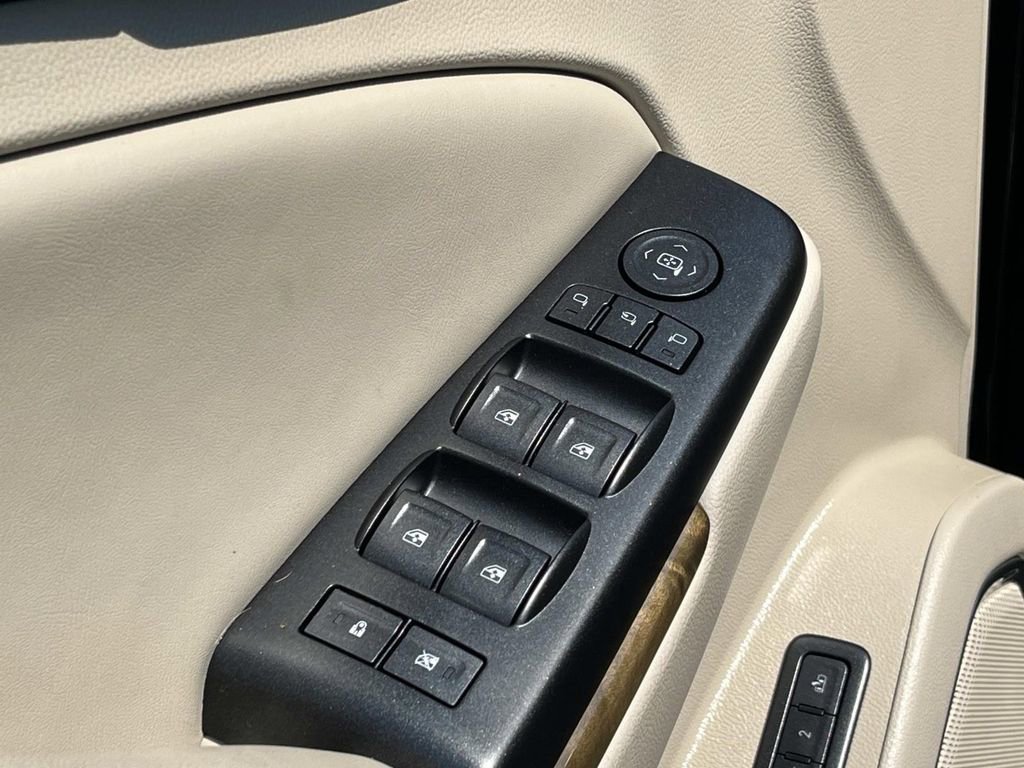 Used 2016 GMC Yukon XL Denali w/ Open Road Package image 27