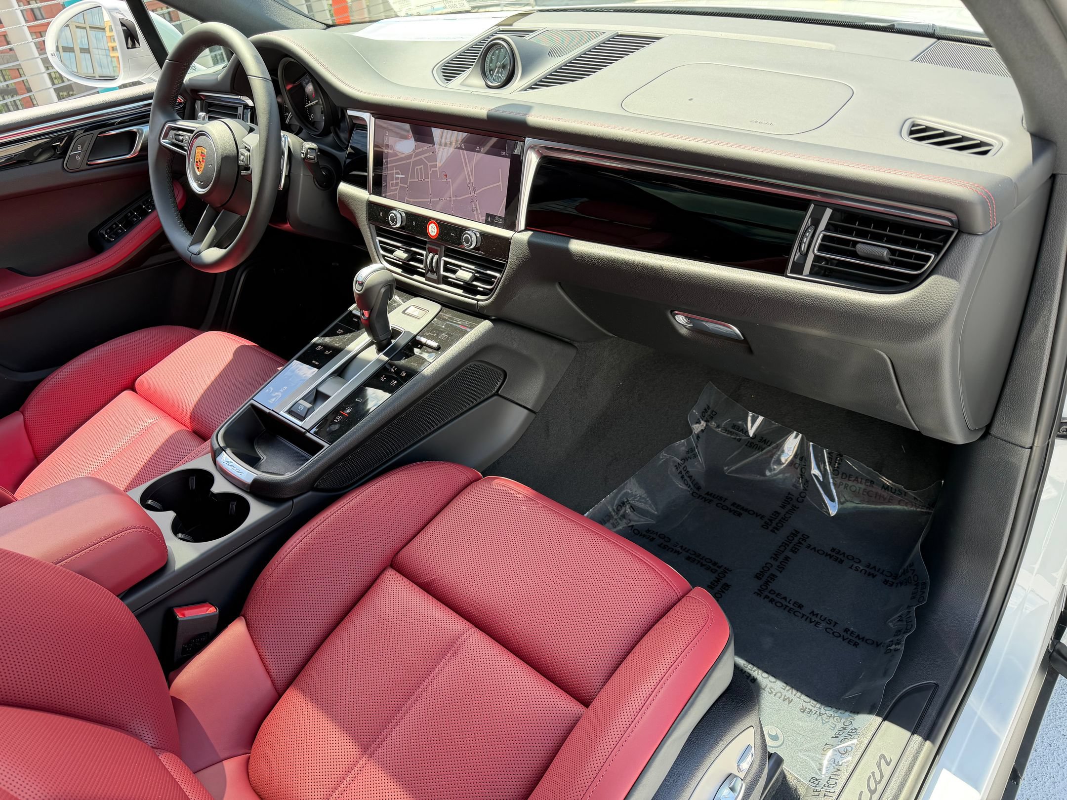 Used 2026 Porsche Macan AWD/4WD image 17