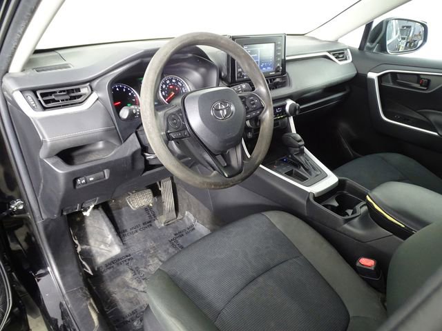 Used 2021 Toyota RAV4 LE FWD image 19