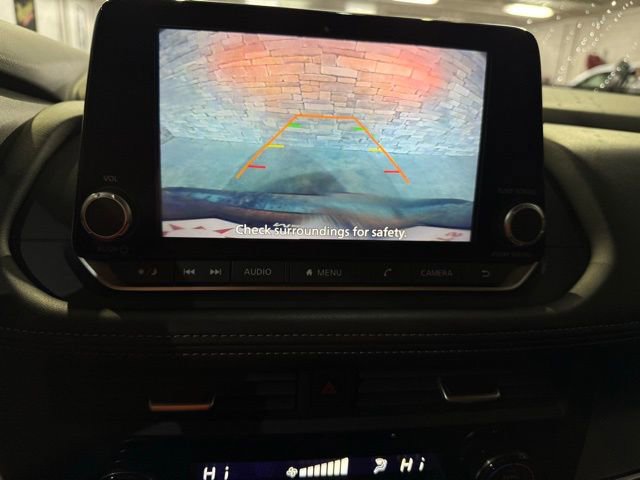 Certified 2025 Nissan Rogue SV image 9