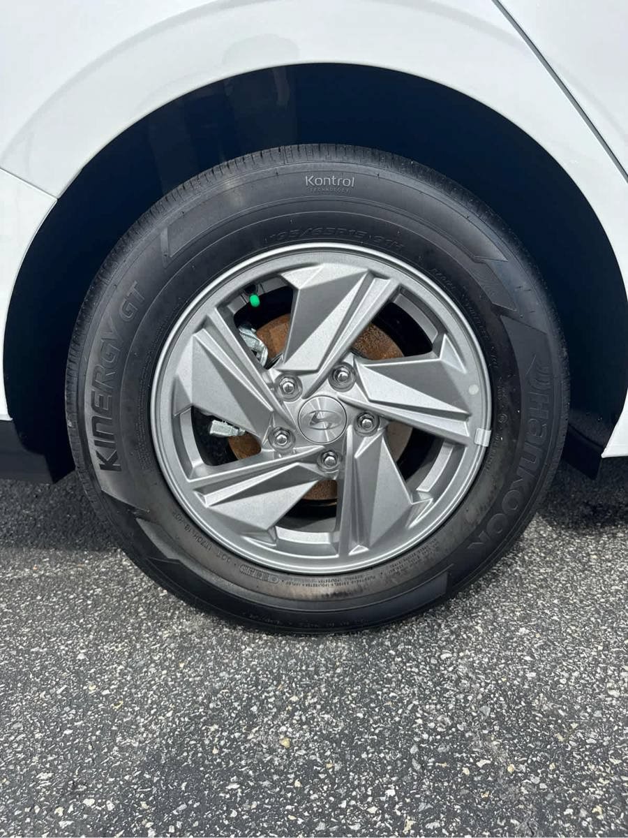 New 2026 Hyundai Elantra SE FWD image 19