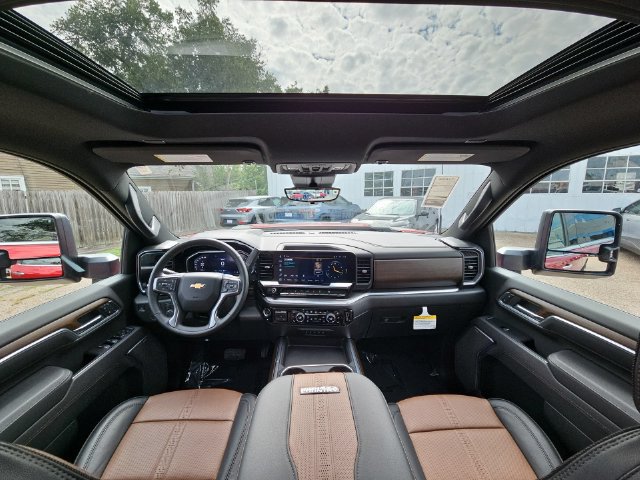 Certified 2026 Chevrolet Silverado 3500 High Country w/ High Country Premium Package AWD/4WD image 11