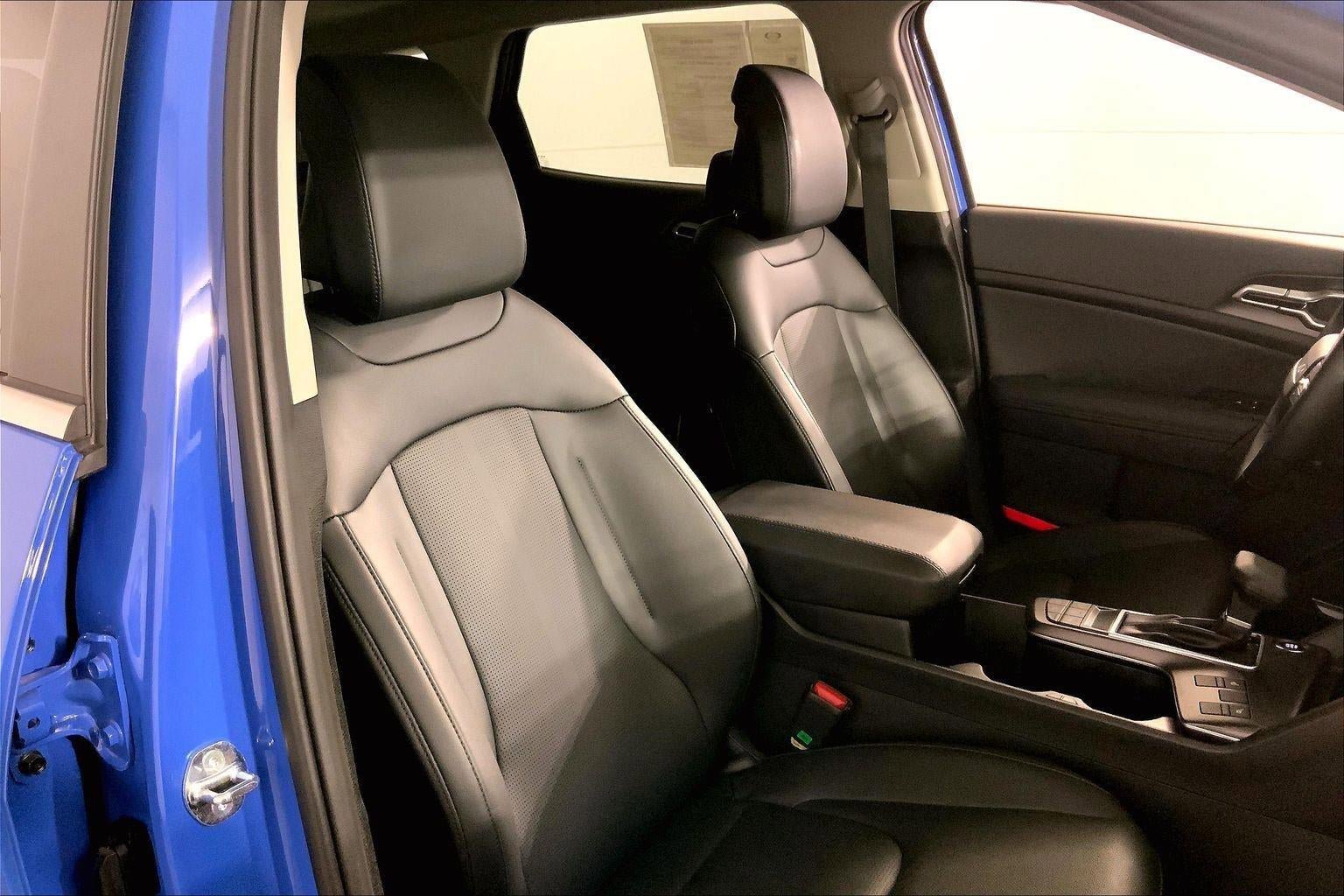 Certified 2026 Kia Sportage EX w/ EX Panorama Roof Package image 7