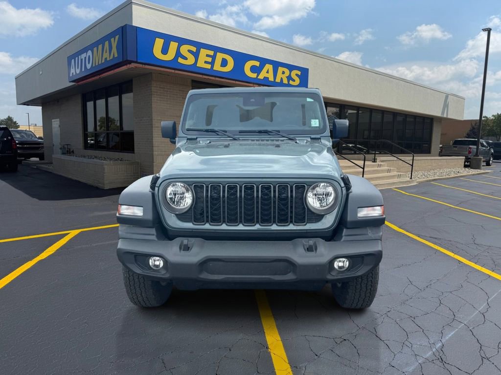 Used 2024 Jeep Wrangler Unlimited Sport AWD/4WD image 3