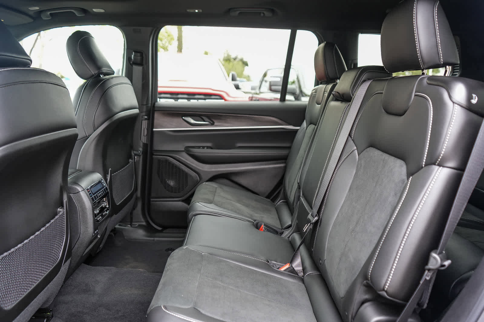 New 2026 Jeep Grand Cherokee L 4WD image 18