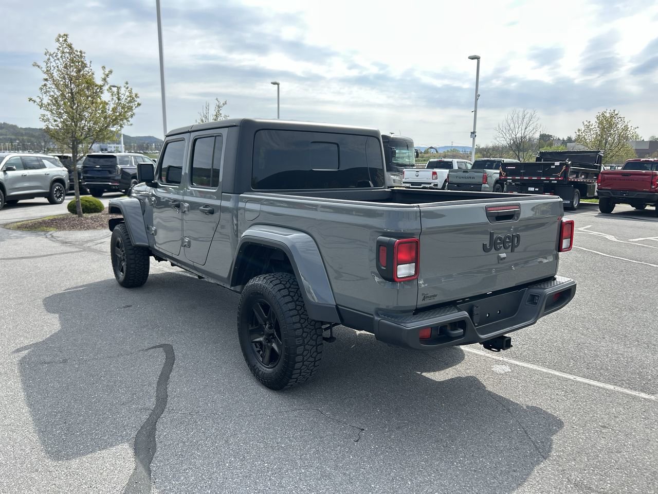 Used 2022 Jeep Gladiator Sport AWD/4WD image 5