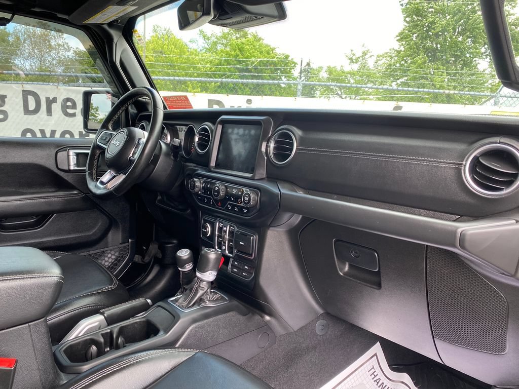 Used 2020 Jeep Gladiator Overland w/ Dual Top Group AWD/4WD image 19